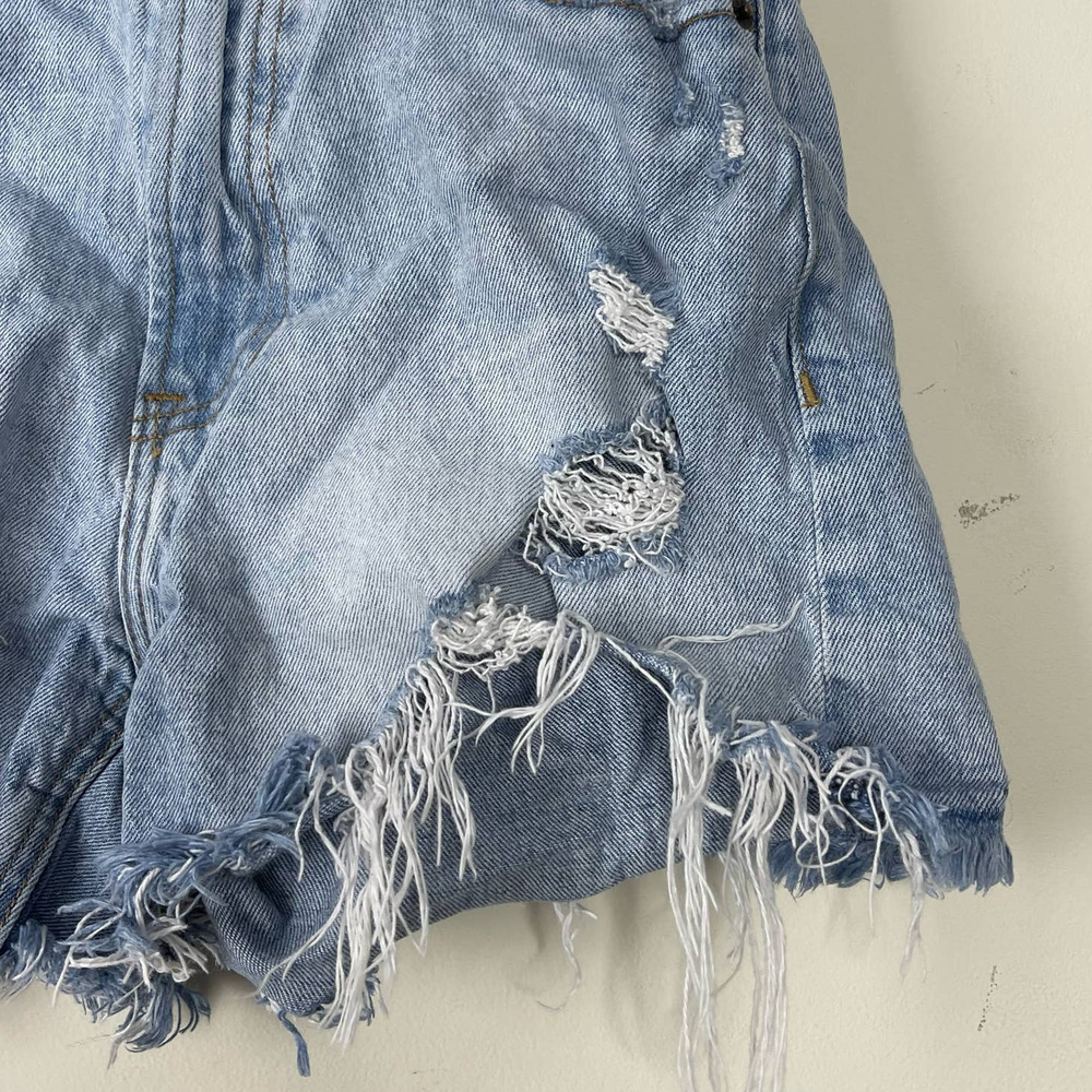 Abercrombie & Fitch Blue High Rise The 4" Mom Shorts Distressed Size 24 - Picture 3 of 5